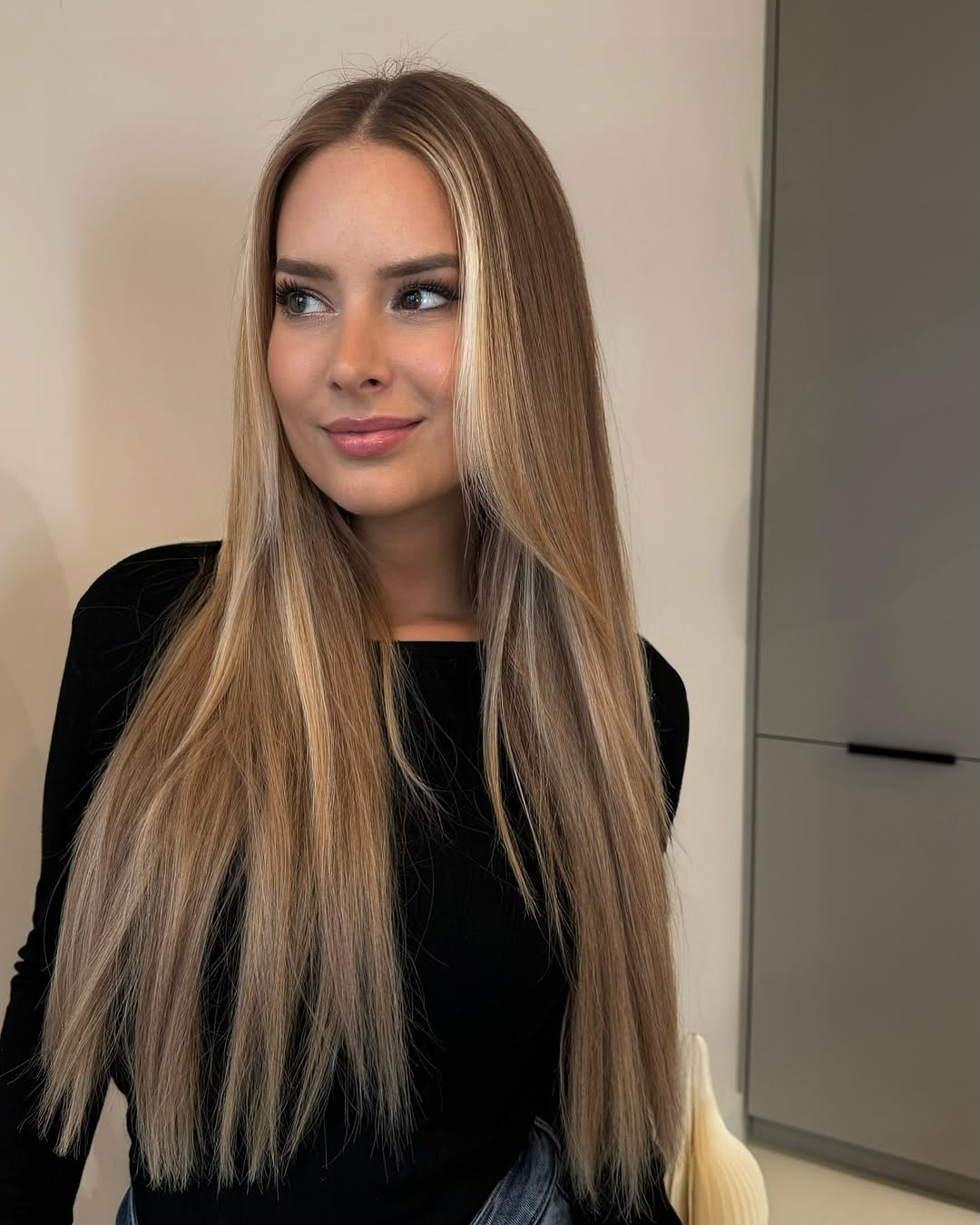 files/Fuller._Longer._Undetectably_natural_chanouazmara_s_new_look_is_proof_that_extensions_can_be_subtle_and_seamless._francescaromanacrr_works_with_precision_to_deliver_length_and_volume_41938d20-bc15-4694-9ba3-f5857b161927.jpg